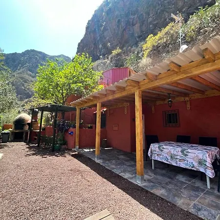 Welcoming House With Mountain View In Semesterbostad *